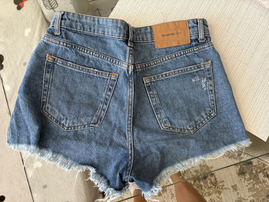 Къси панталонки Pull and bear