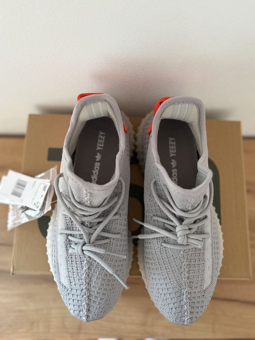 Vand Adidas Yeezy 350 V2 Tail Light | Marimi 40 42 43 EU