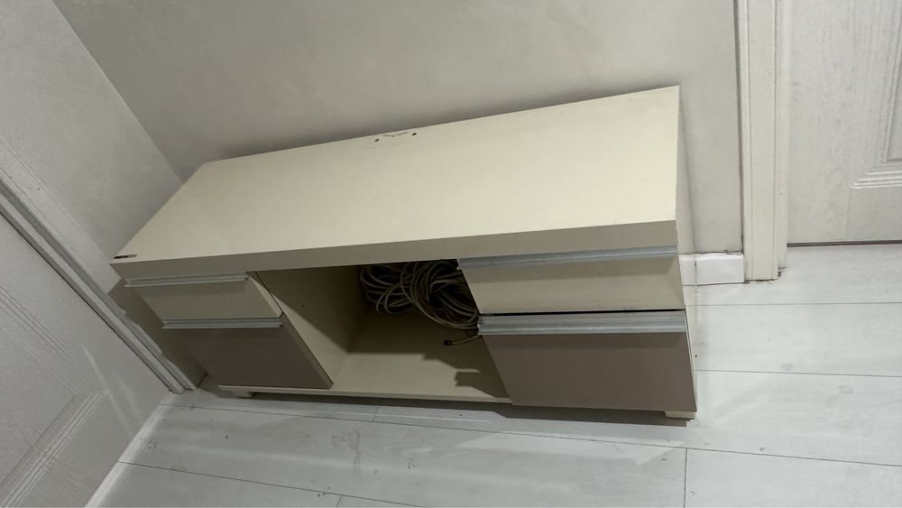 Прдставка для телевизор (срочно)