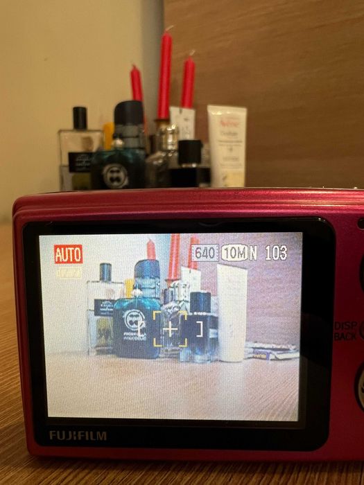 Фотоапарат Fujifilm 10Mp с подаръци