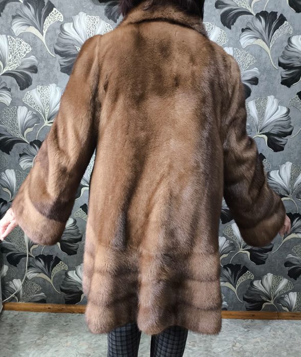 Продам шубу норковую