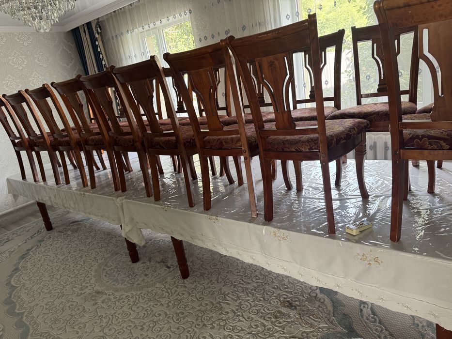 Стол со стулями 18 штук
