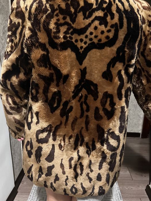 Продам шубу из натуральной цегейки