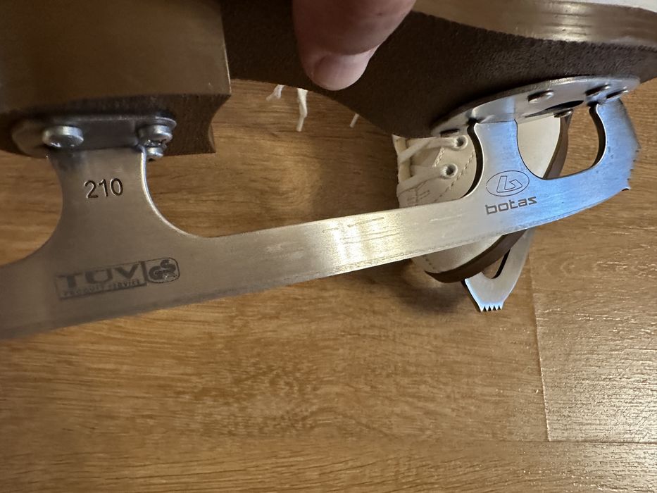 Продам коньки детские Botas Regina