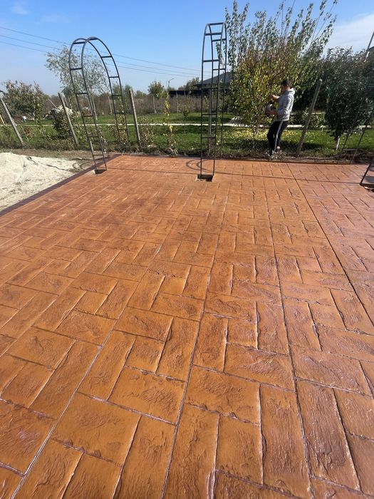 Beton Amprentat ,elicopterizat ,măturat , vertical