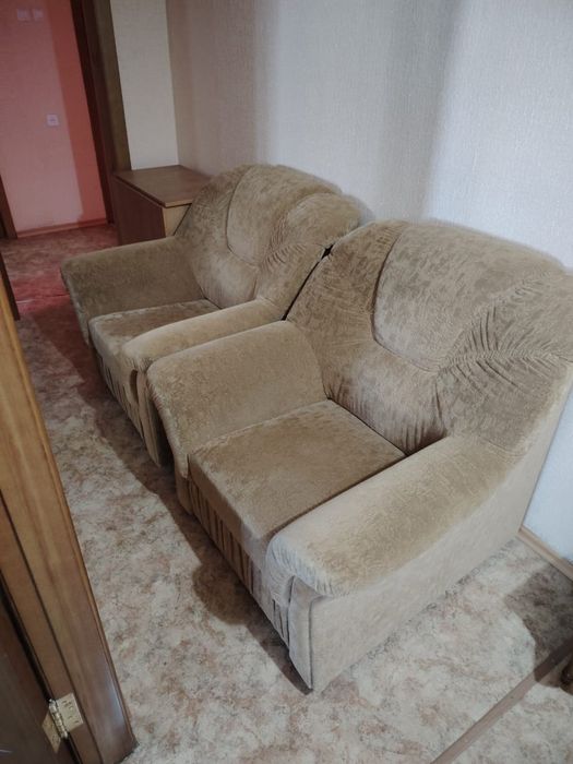 Продам кресла большие