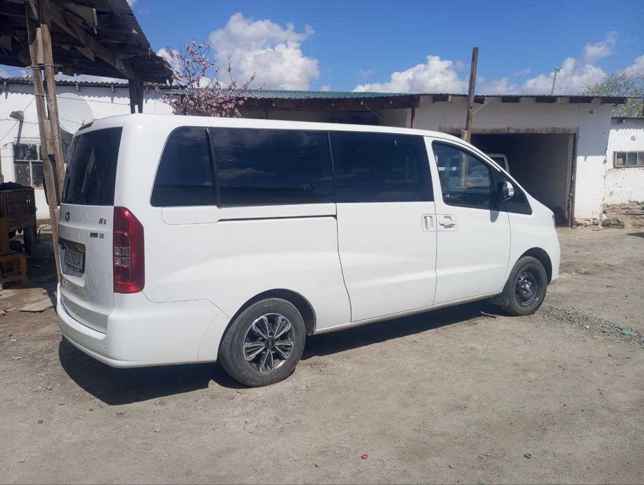 Jac m3 2023 kop yurmagan srochno sotiladi 2 ta