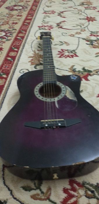 Гитара за 8000т .