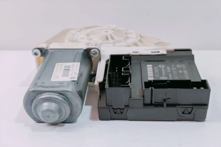Motoras Macara  Dreapta Fata  1K0959792M / 1K0959702Q Volkswagen VW P