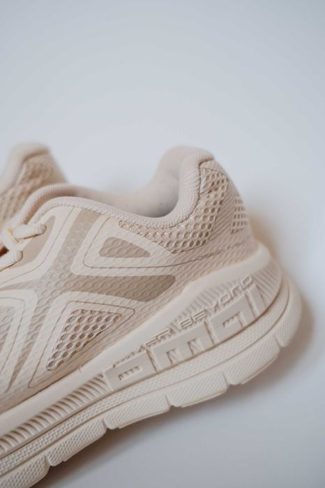 Женские кроссовки BMAI