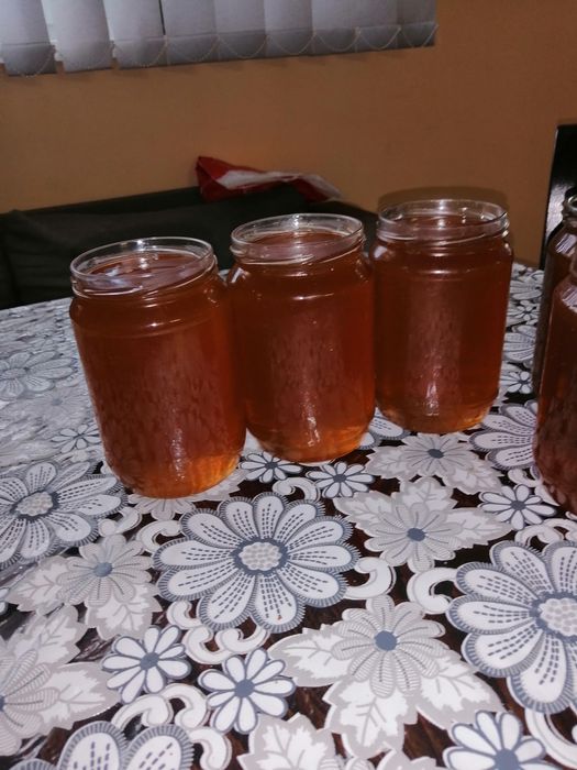 Продавам пчелен мед