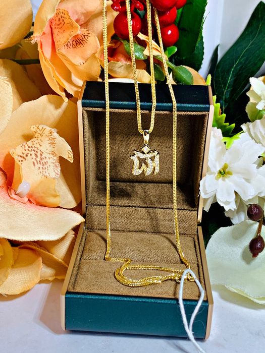 Фирменная золотая подвеска – кулон и цепочка с бриллиантами