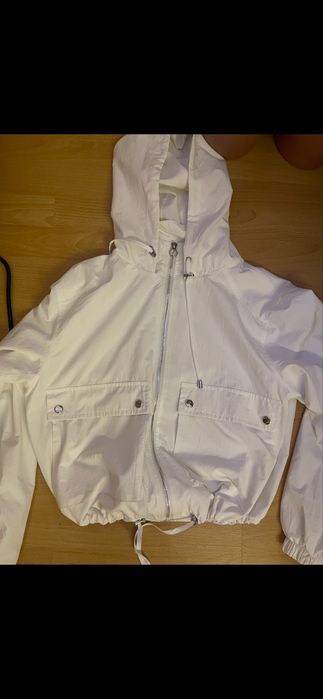 Geaca alba Pull&Bear