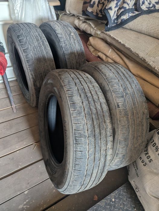 Продам бу шины 225/70/16