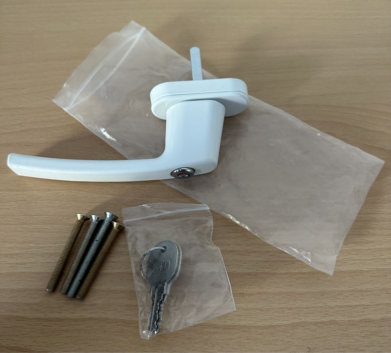 Дръжка за PVC дограма със заключалка и два ключа