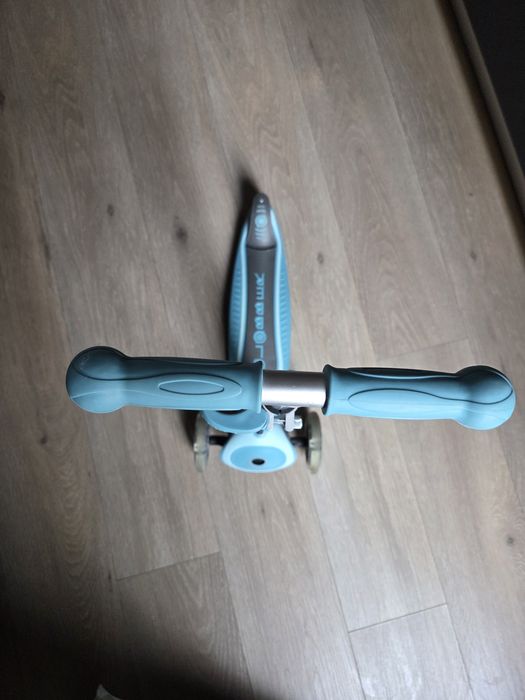 Trotineta  GLOBBER 3 roti PREMIUM 2.0 lumini in roti