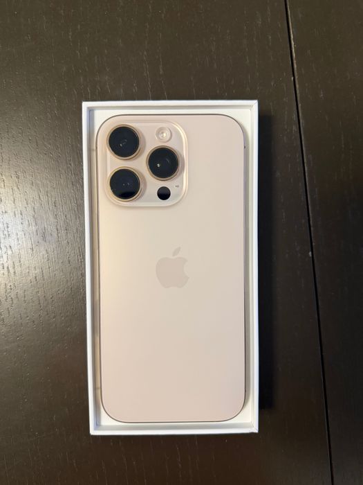 iPhone 16 Pro desert titaniim