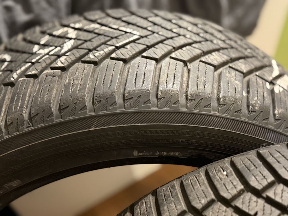 225/45 R17 YOKOHAMA BluEarth Winter V906 - 2 броя