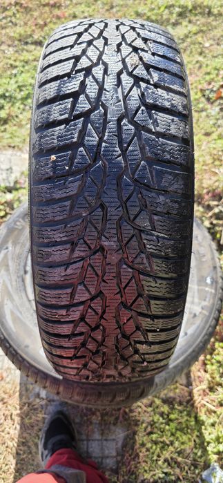 Гуми 4бр 195/65/15 - 1бр  - 68лв