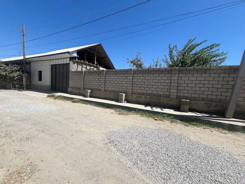 Eski shaharda hovli dacha sotiladi