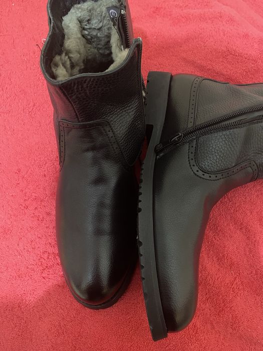 Новые  кожаные  зимние  сапоги  продам . Безторг .