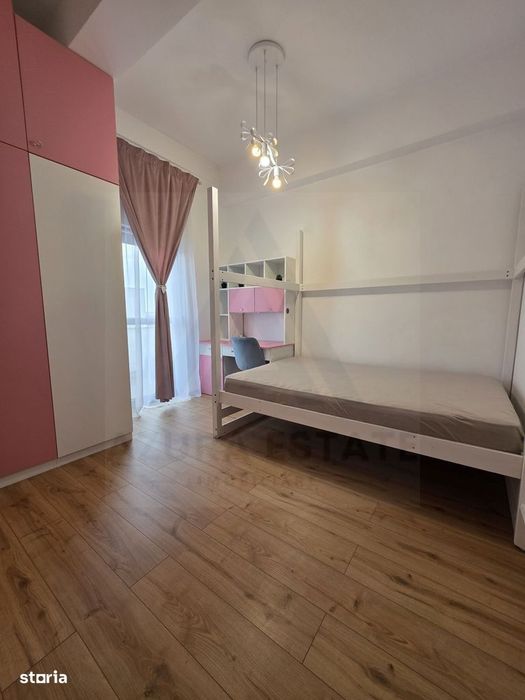 Penthouse spatios 80 mp utili 2 balcoane si terasa parcare Selimbar