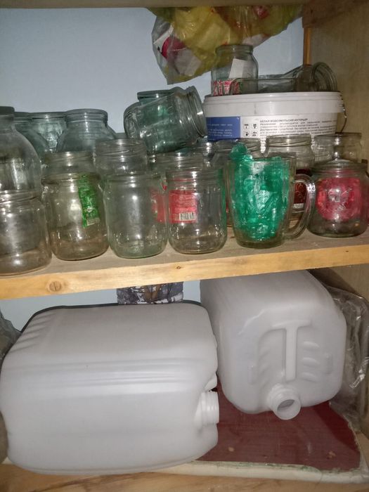Продам банки разные и емкости