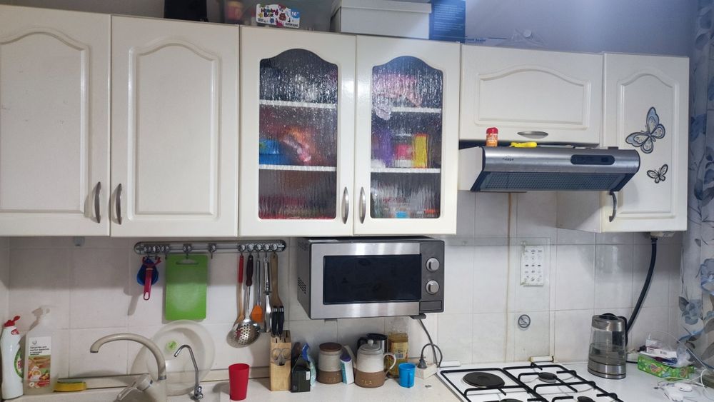 Продам кухонный гарнитур б/у