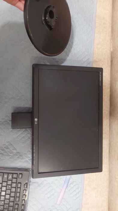 Монитор и клавиатура в идеале