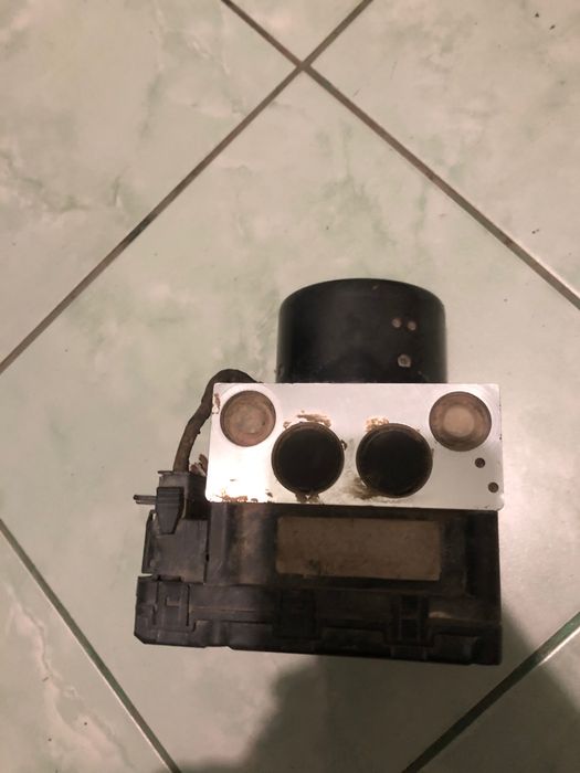 Блок управления ABS на VW Polo