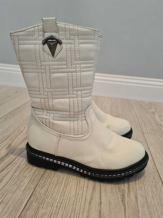 Продам зимние сапоги для девочки