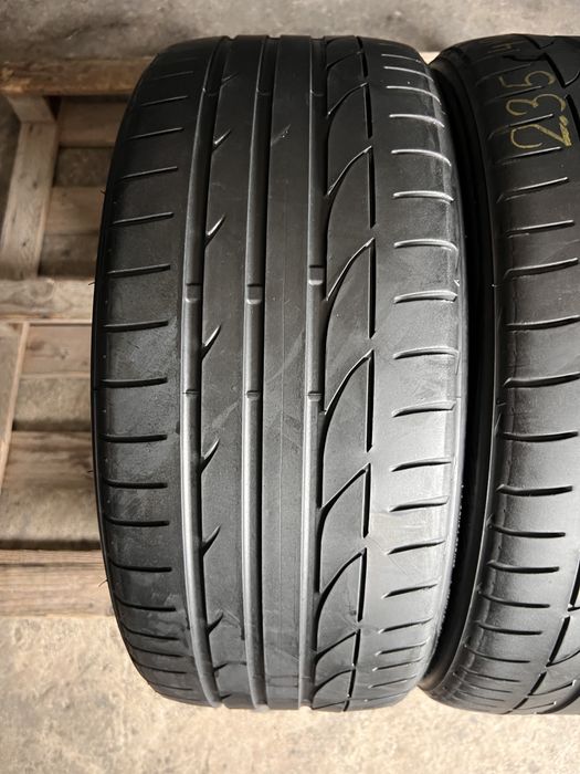 2 anvelope vara 235/40/19 , Bridgestone !