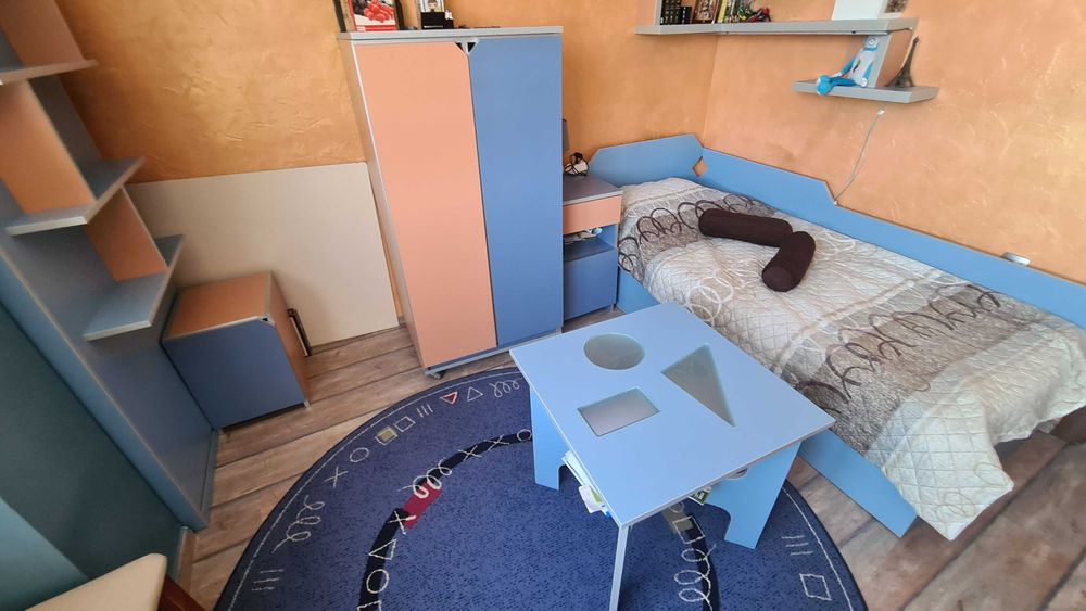 Продавам детска спалня комплект