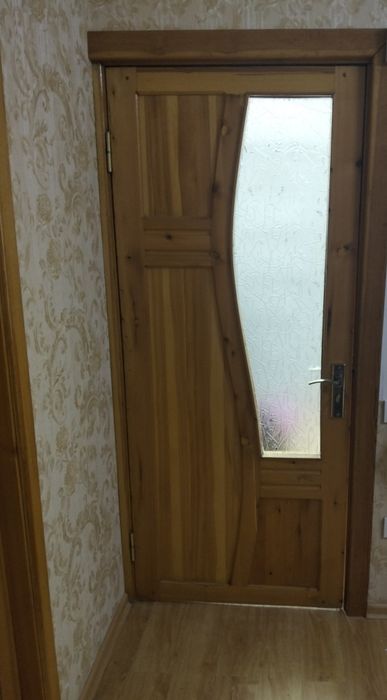 Продам двери натуральная дерево