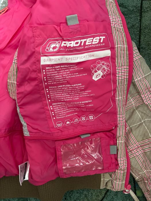 Vând geacă Protest