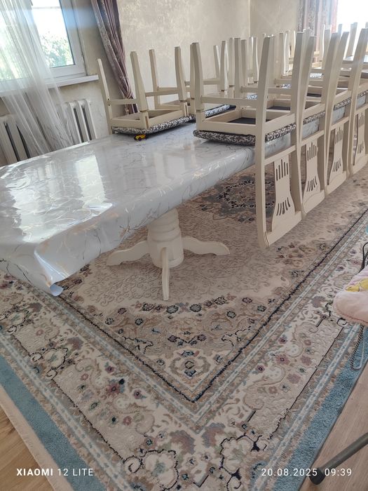 Стол 4 м и стулья 16шт