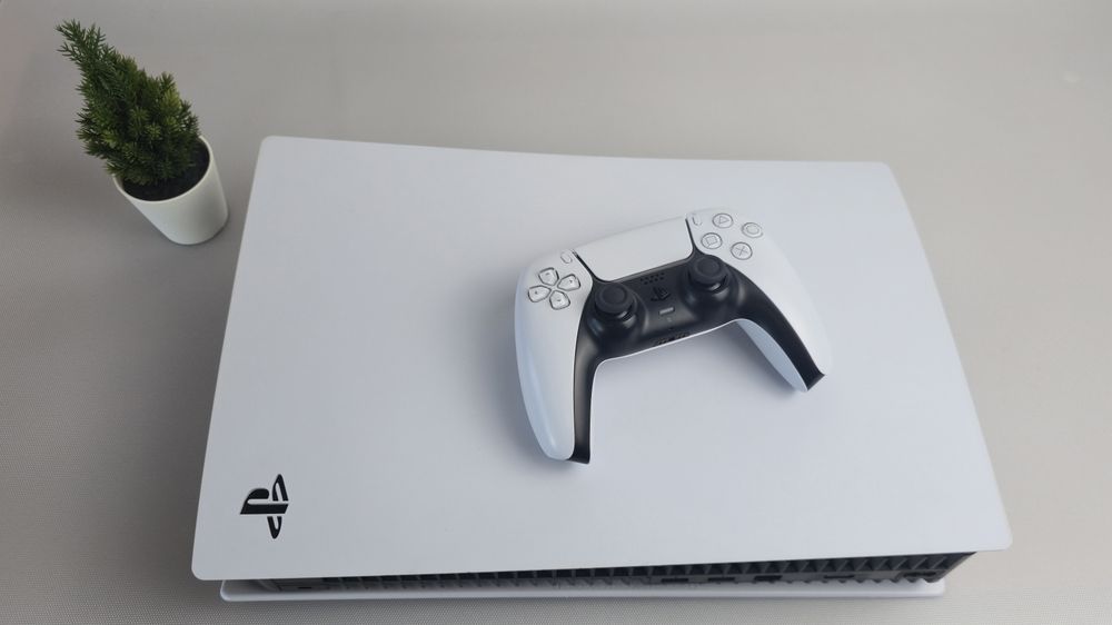 Реновирана конзола Sony Playstation 5 Digital 825GB 1 джойстик