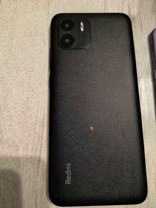 Телефони за части