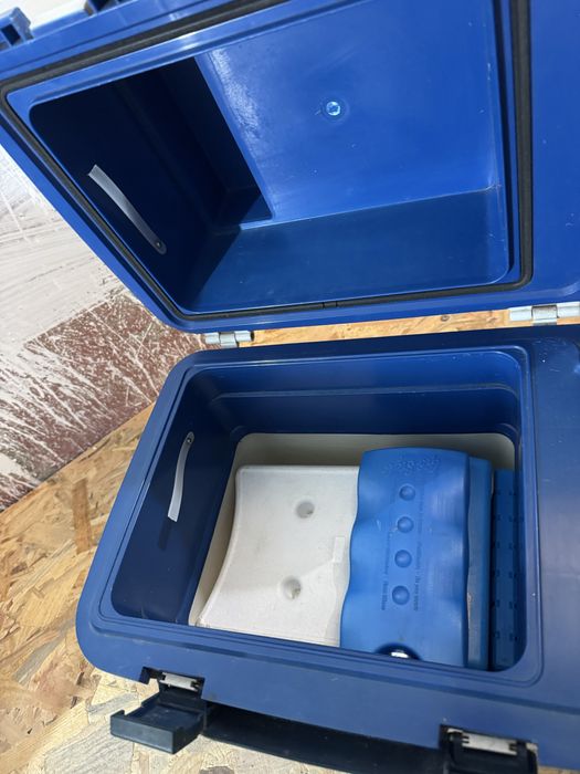 Хладилна кутия за автомобили с функция за отопление и охлаждане