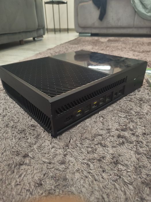 Xbox One 500GB + Controller TMR + 9 Jocuri