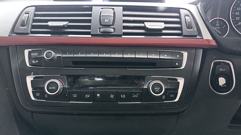 Передняя часть БМВ F30.