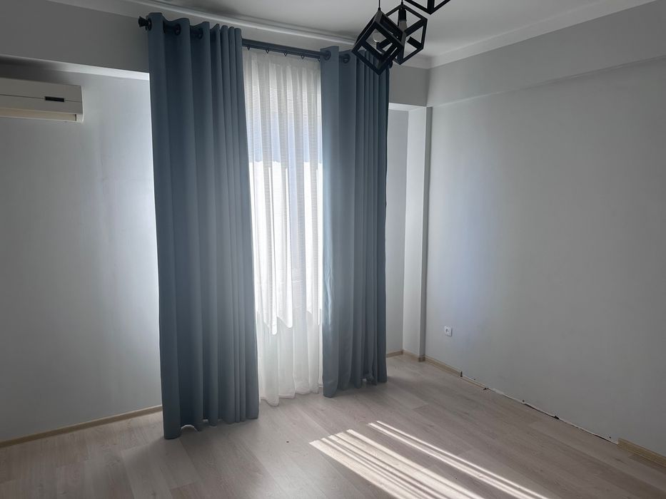 3/8/10 Продается своя квартира 97,5 кв без маклеров, метро Дустлик