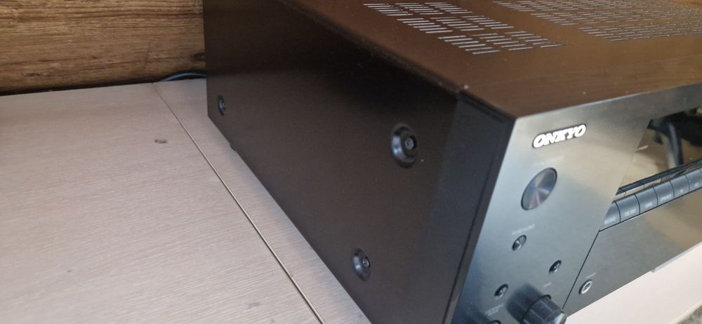 Onkyo txnr 656 като нов