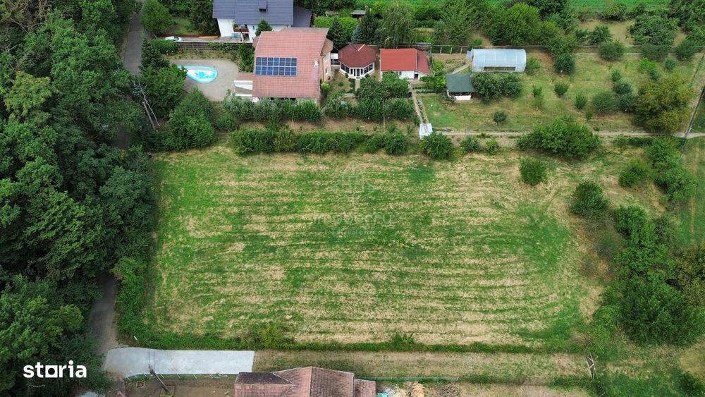 Vanzare teren 1000 mp, liniste si aer curat