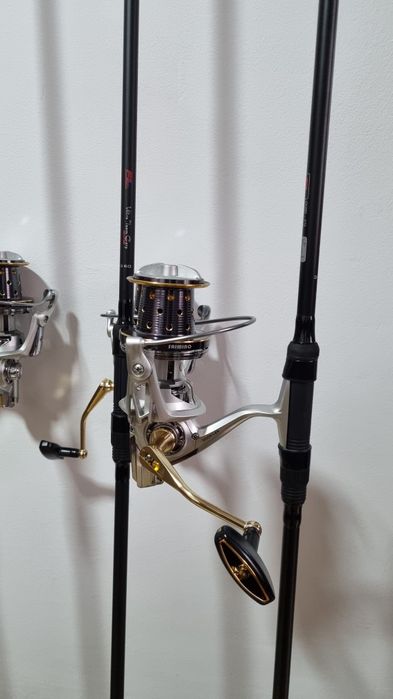 4 Lansete FL Ultra Team 3.90m 3.75lbs 2seg + 4 Mulinete WIND BLADE
