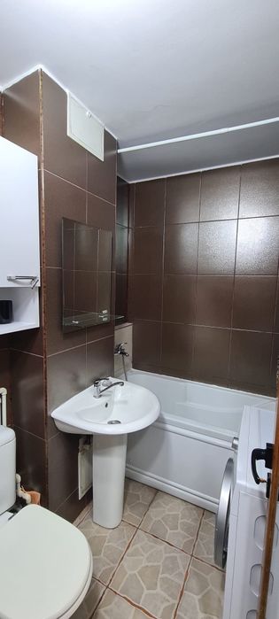 Închiriez apartament cu o camera