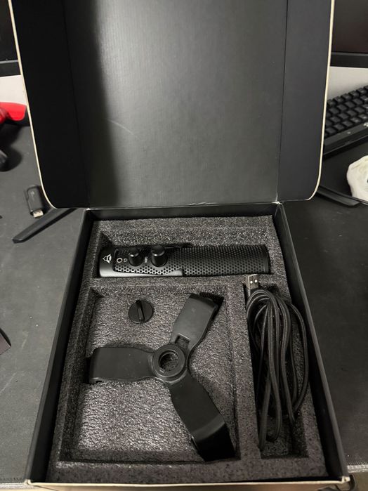 Microfon streaming 4-in-1 Trust GXT258 FYRU