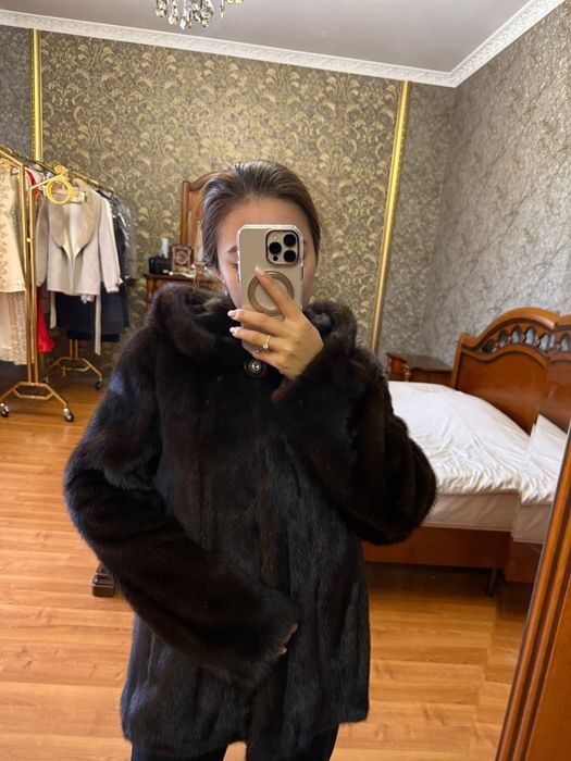 Продам норковую шубу