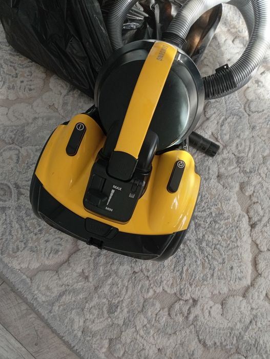 Aspirator Samsung SC15F50V3 1500W oferta – puternic, impecabil, fără perie