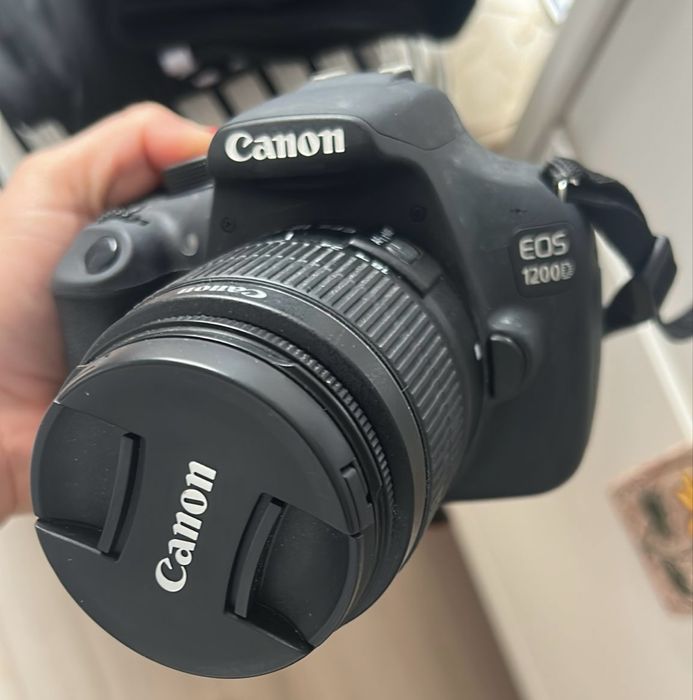 Canon EOS 1200D